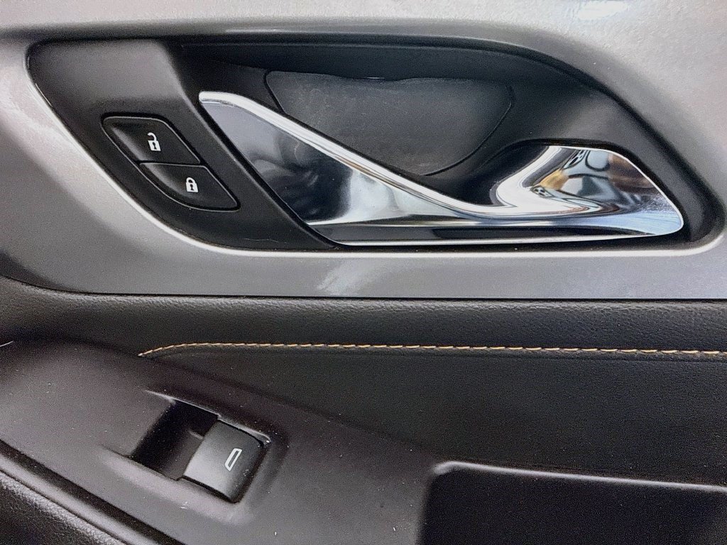 Used 2019 Chevrolet Traverse LT FWD image 30