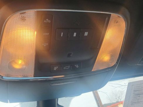 Used 2018 Jeep Grand Cherokee Limited image 16