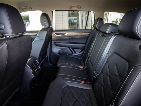 Used 2026 Volkswagen Atlas SE FWD image 25