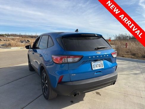 Used 2021 Ford Escape SE w/ SE Sport Appearance Package image 6