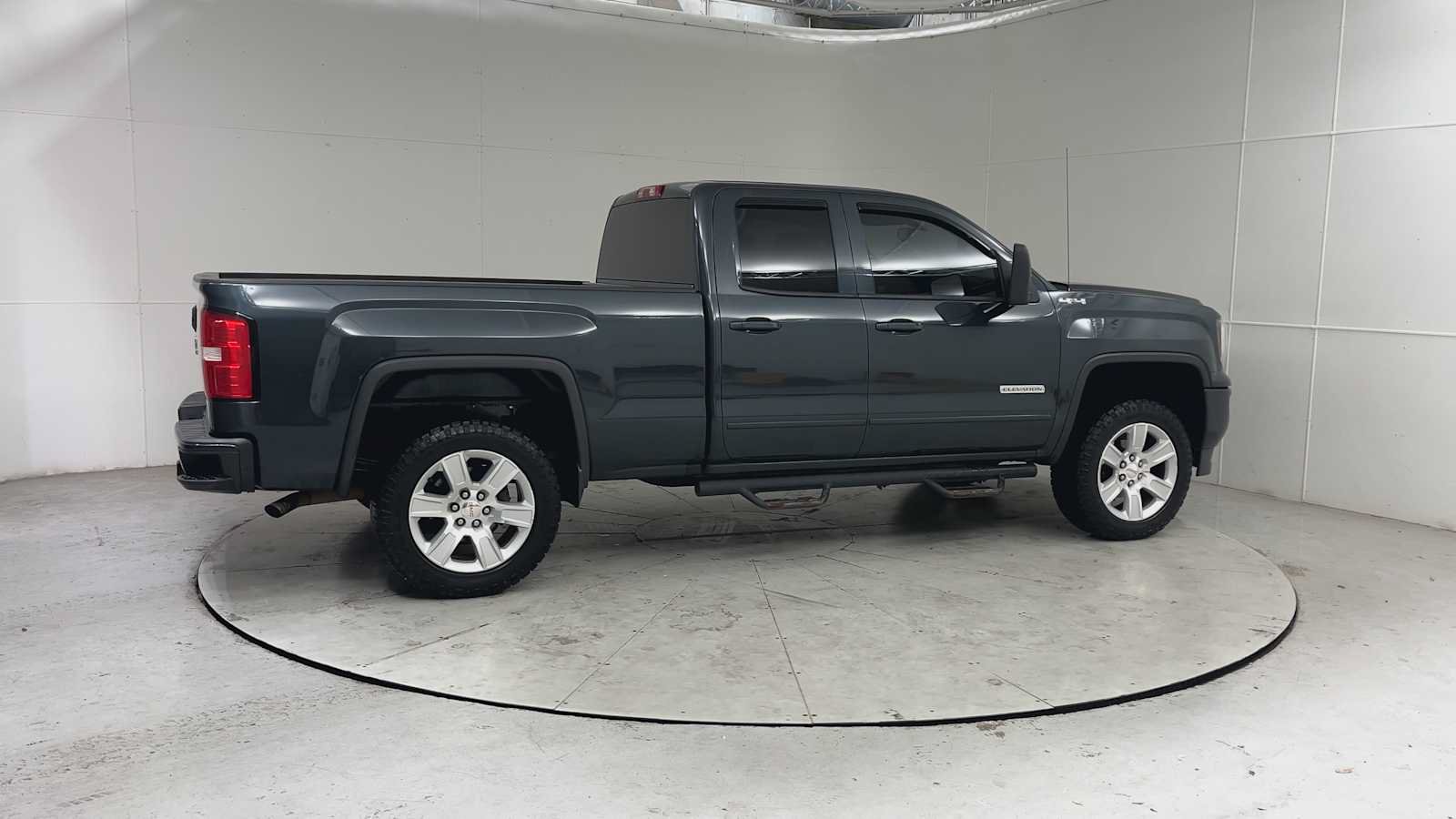 Used 2017 GMC Sierra 1500 4x4 Double Cab w/ Elevation Edition image 9