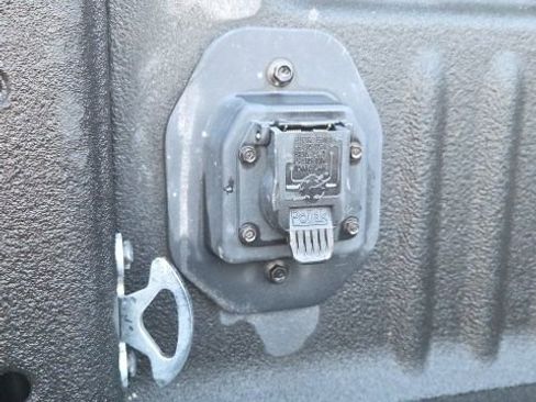 Used 2017 Ford F250 XLT w/ XLT Premium Package image 10