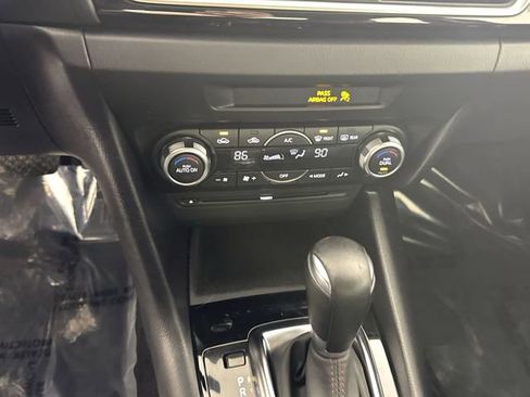Used 2016 MAZDA MAZDA3 i Touring w/ Popular Equipment Package image 9