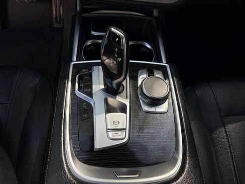Used 2019 BMW 740i w/ M Sport Package RWD image 30