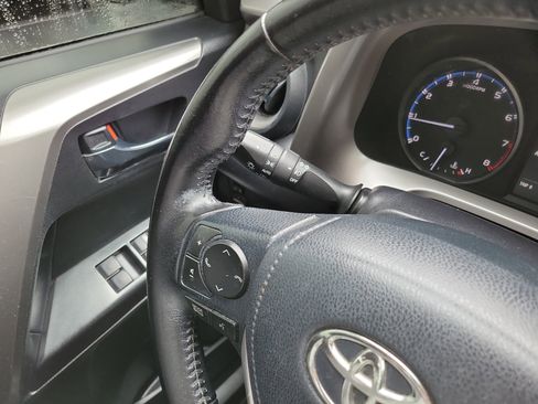 Used 2017 Toyota RAV4 XLE w/ Carpet Mat Package image 26