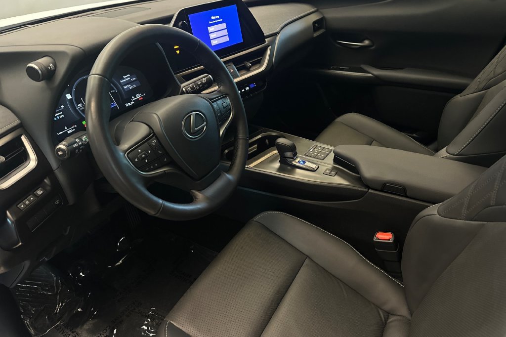 Used 2025 Lexus UX 300h FWD w/ Cold Area Package image 10