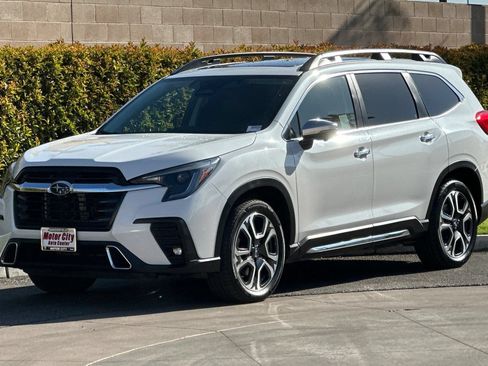 Used 2023 Subaru Ascent Touring AWD/4WD image 8