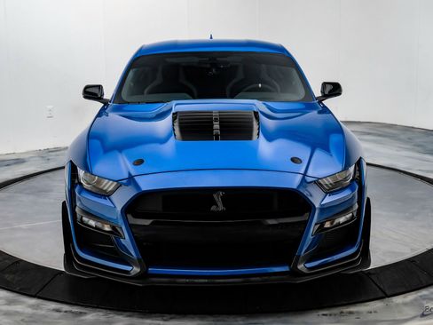 Used 2021 Ford Mustang Shelby GT500 w/ Carbon Fiber Track Pack image 28