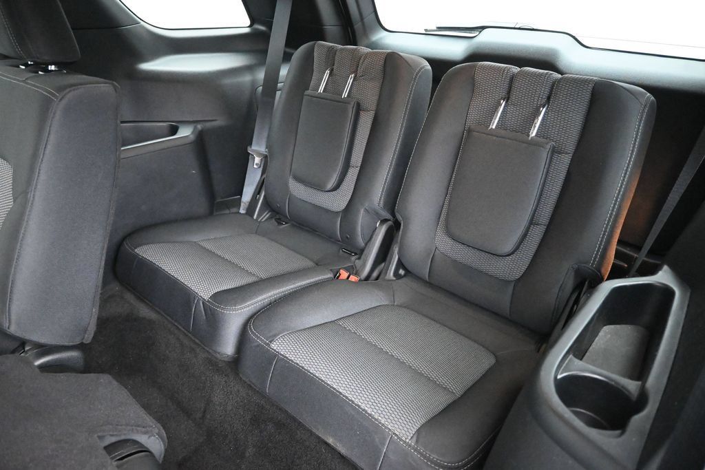 Certified 2018 Ford Explorer XLT w/ Equipment Group 201A FWD image 15