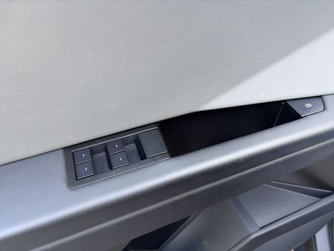 Used 2024 Tesla Cybertruck AWD Crew Cab image 14