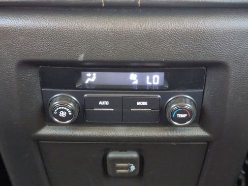 Certified 2021 Chevrolet Traverse LT FWD image 20