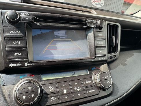 Used 2018 Toyota RAV4 XLE AWD/4WD image 22