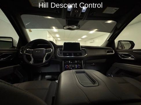 Used 2024 Chevrolet Tahoe Z71 w/ Luxury Package AWD/4WD image 15