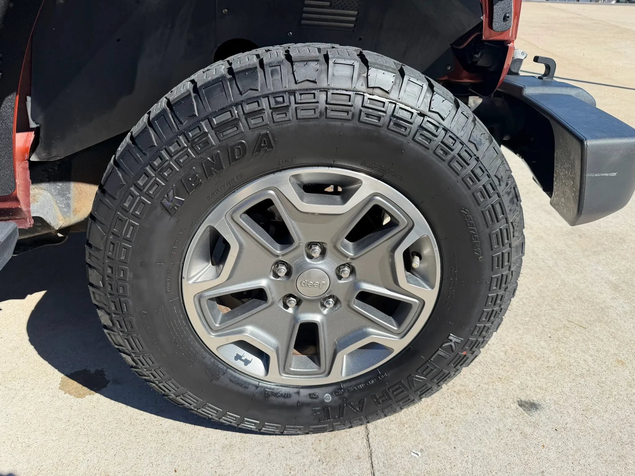 Used 2014 Jeep Wrangler Unlimited Sahara w/ Connectivity Group AWD/4WD image 69