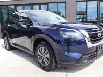 Used 2024 Nissan Pathfinder SV