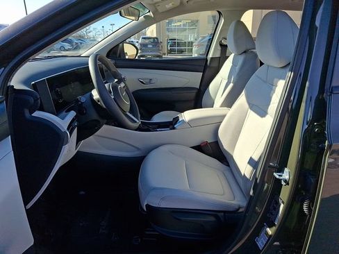 Used 2025 Hyundai Tucson SE AWD/4WD image 13