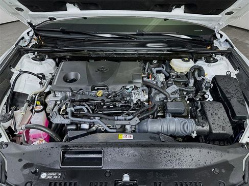 Used 2025 Toyota Camry LE image 9