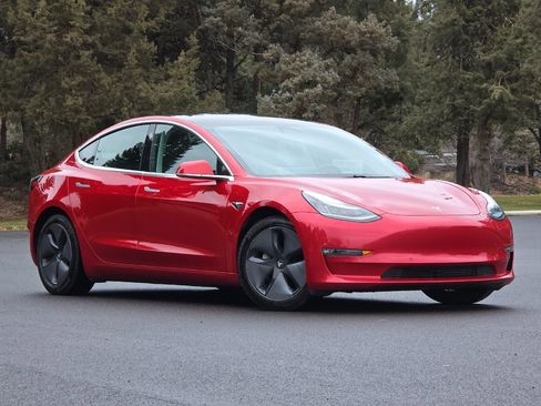 Used 2020 Tesla Model 3 Long Range image 2