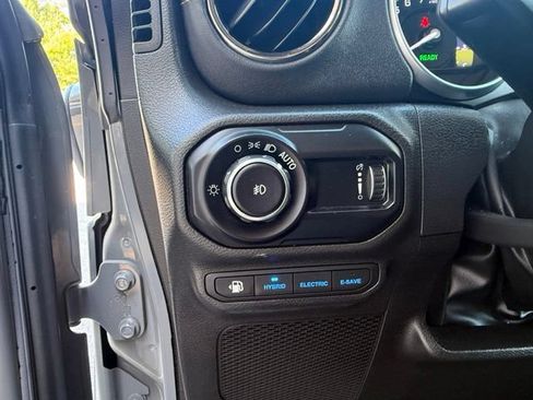 Used 2023 Jeep Wrangler Unlimited Sahara AWD/4WD image 32