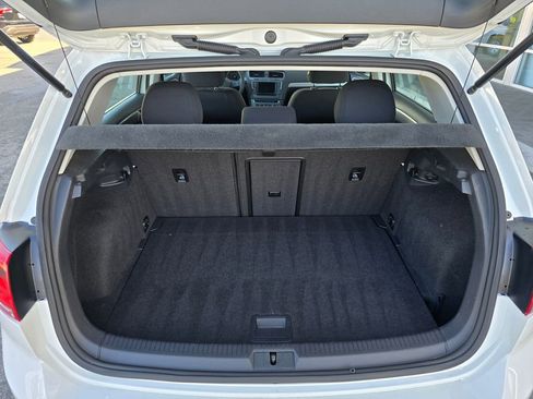 Used 2016 Volkswagen e-Golf SE w/ DC Fast Charging Package image 11