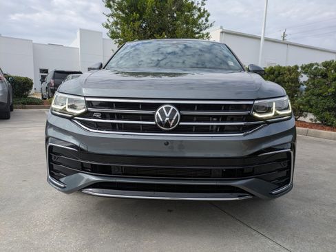 Used 2022 Volkswagen Tiguan SEL R-Line AWD/4WD image 9