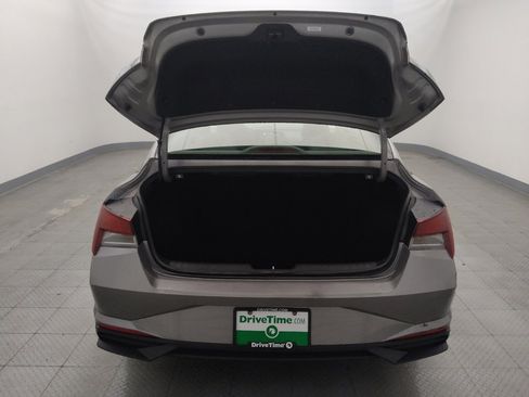 Used 2023 Hyundai Elantra SEL image 29