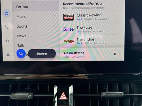 Used 2025 Toyota Corolla LE image 8