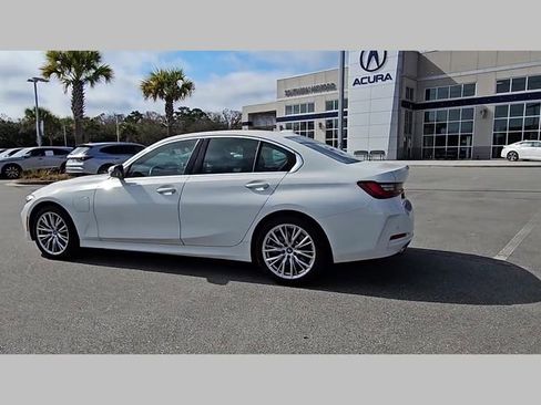 Used 2024 BMW 330e image 17