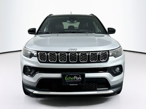 Used 2025 Jeep Compass Limited AWD/4WD image 2