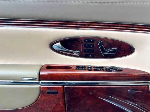 Used 2004 Maybach 57 image 24