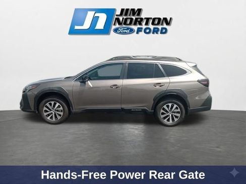 Used 2024 Subaru Outback Premium AWD/4WD image 6
