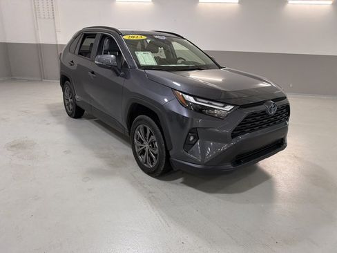 Used 2023 Toyota RAV4 XLE Premium AWD/4WD image 4
