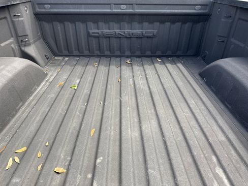 Used 2022 GMC Sierra 1500 Denali w/ Denali Premium Package image 9