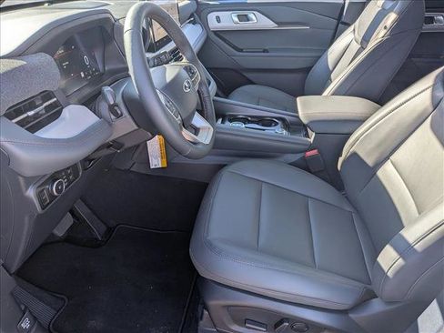 New 2025 Ford Explorer Active w/ Active Comfort Package image 4