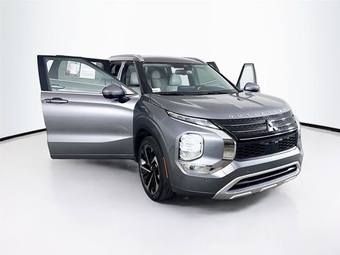 Used 2023 Mitsubishi Outlander SEL FWD image 34