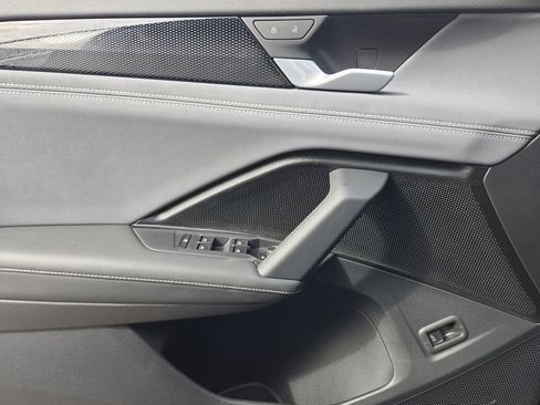 New 2026 Volkswagen Tiguan SE R-Line image 19