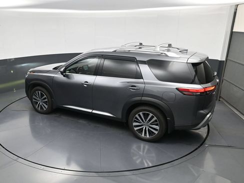 Used 2022 Nissan Pathfinder Platinum w/ Cargo Package FWD image 29