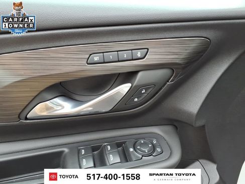 Used 2024 GMC Terrain SLT FWD image 14
