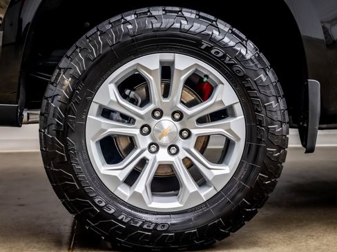 Used 2025 Chevrolet Silverado 1500 LTZ image 37