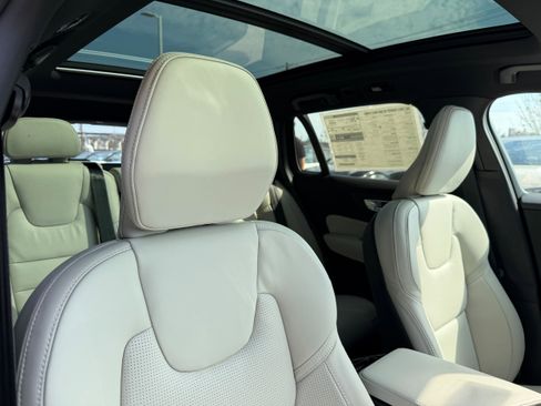 New 2026 Volvo V60 B5 Cross Country Ultra w/ Protection Package Premier image 9