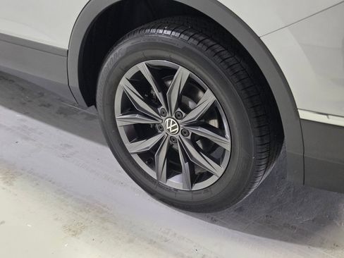 Used 2024 Volkswagen Tiguan SE AWD/4WD image 19