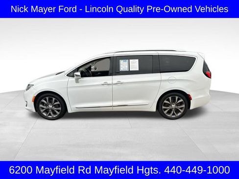 Used 2018 Chrysler Pacifica Limited w/ Tire & Wheel Group image 4