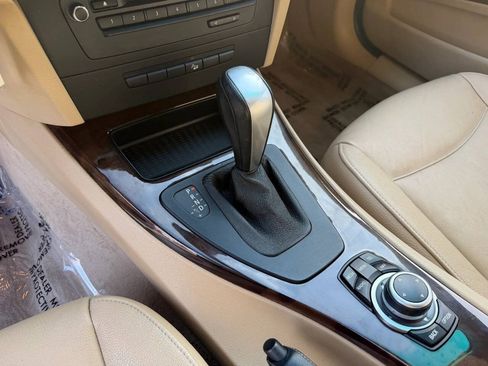 Used 2011 BMW 328i xDrive Sedan AWD/4WD image 14