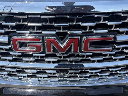 Certified 2023 GMC Acadia Denali w/ Denali Ultimate Package AWD/4WD image 31