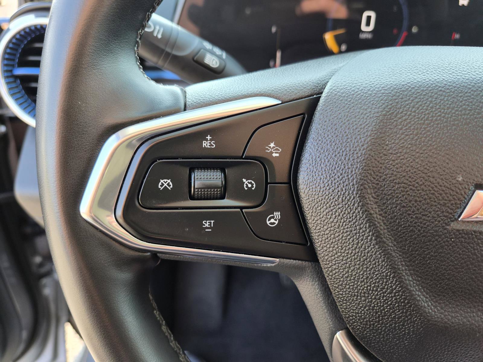 Used 2025 Chevrolet Trax LT w/ LT Convenience Package FWD image 26