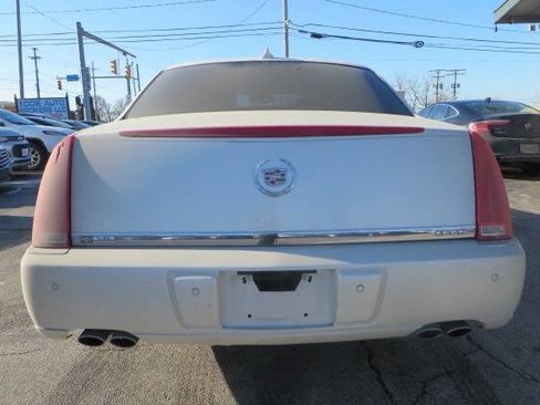 Used 2010 Cadillac DTS Luxury image 7