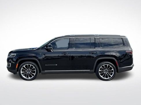 Used 2022 Jeep Wagoneer Series III w/ Premium Group I AWD/4WD image 5