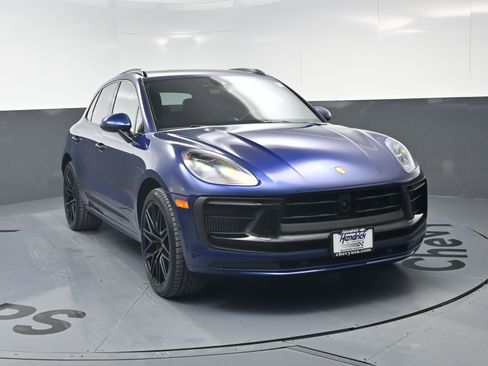 Used 2023 Porsche Macan GTS image 3