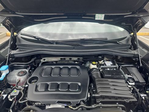 Certified 2026 Volkswagen Tiguan SE AWD/4WD image 33