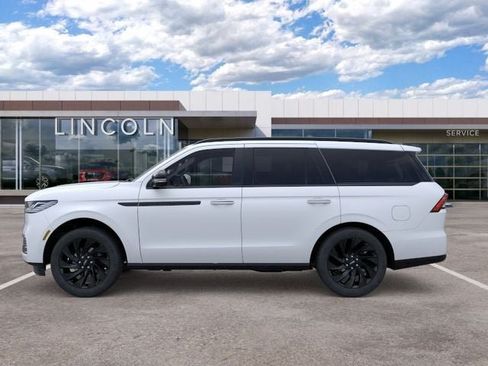 New 2025 Lincoln Navigator Reserve w/ Jet Appearance Package AWD/4WD image 4
